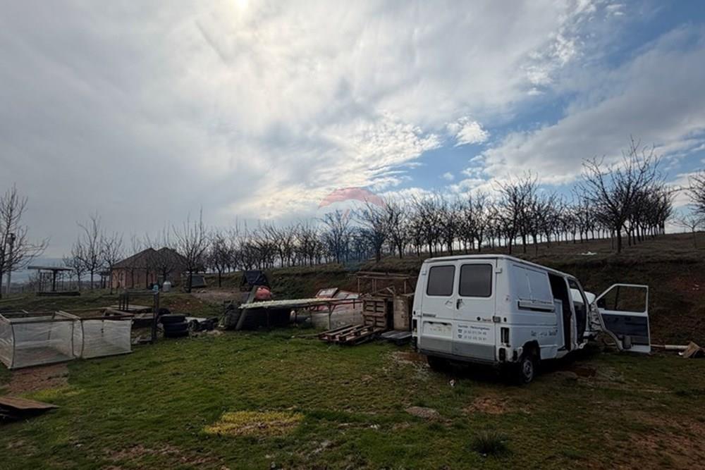 Casa com fazenda funcional à venda em bregu i zi, Lipjan! (3)