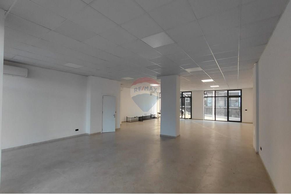 Me qira lokal komercial 136 m² Mati 1, Prishtinë! (2)
