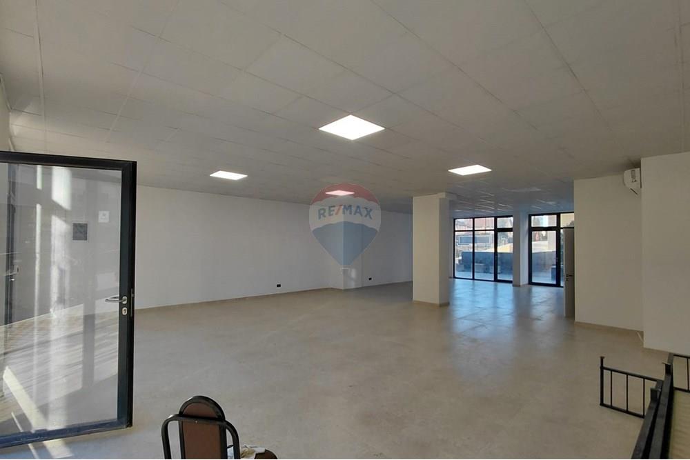 Me qira lokal komercial 136 m² Mati 1, Prishtinë! (5)