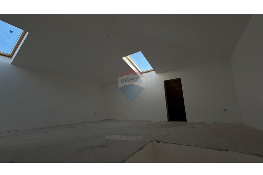 Casa moderna à venda, 365 m², royal green residence, Pristina. (4)