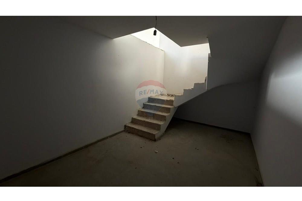 Casa moderna à venda, 365 m², royal green residence, Pristina. (5)