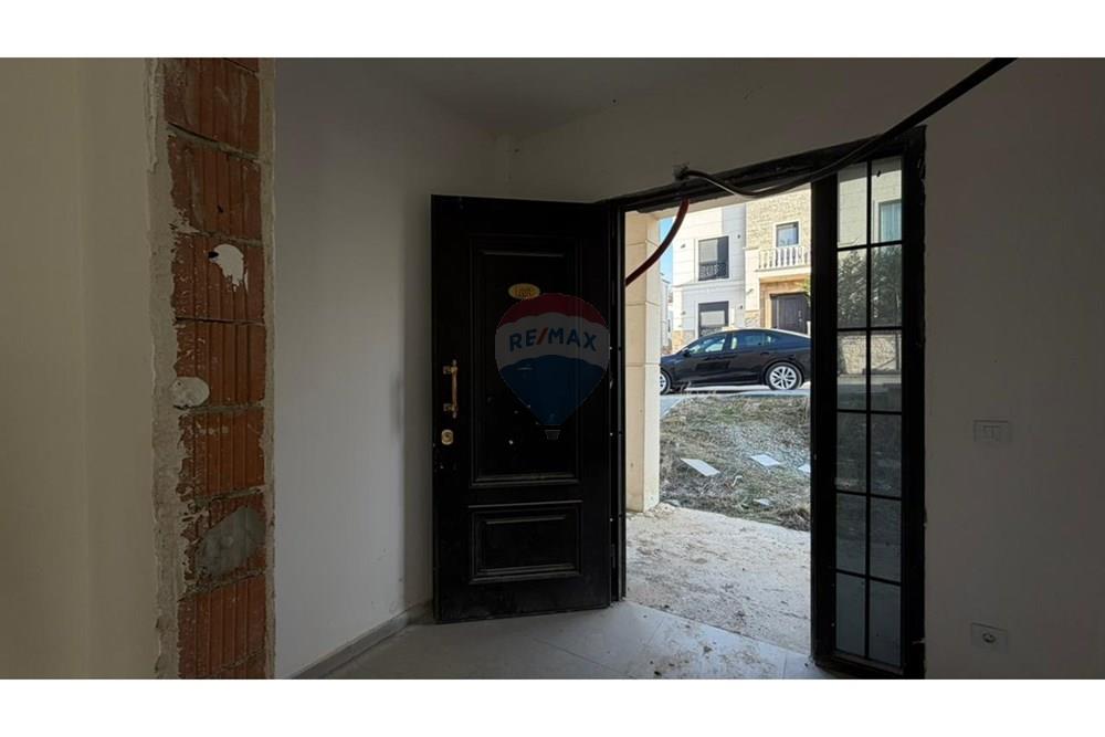 Casa moderna à venda, 365 m², royal green residence, Pristina. (8)
