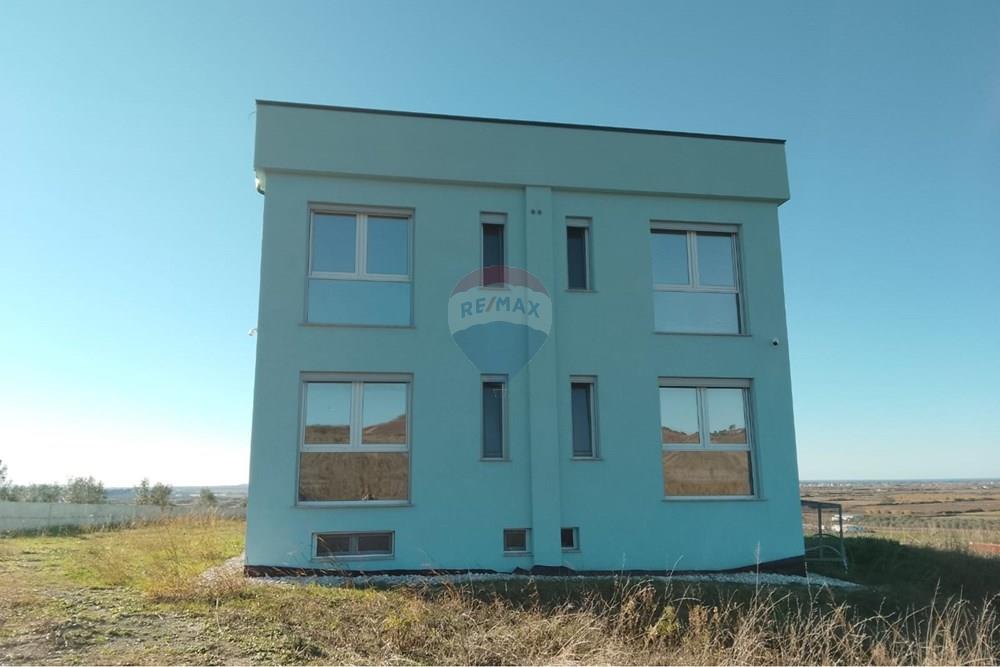 Toka/godina liegt im gebiet der lalzit-bucht. (2)