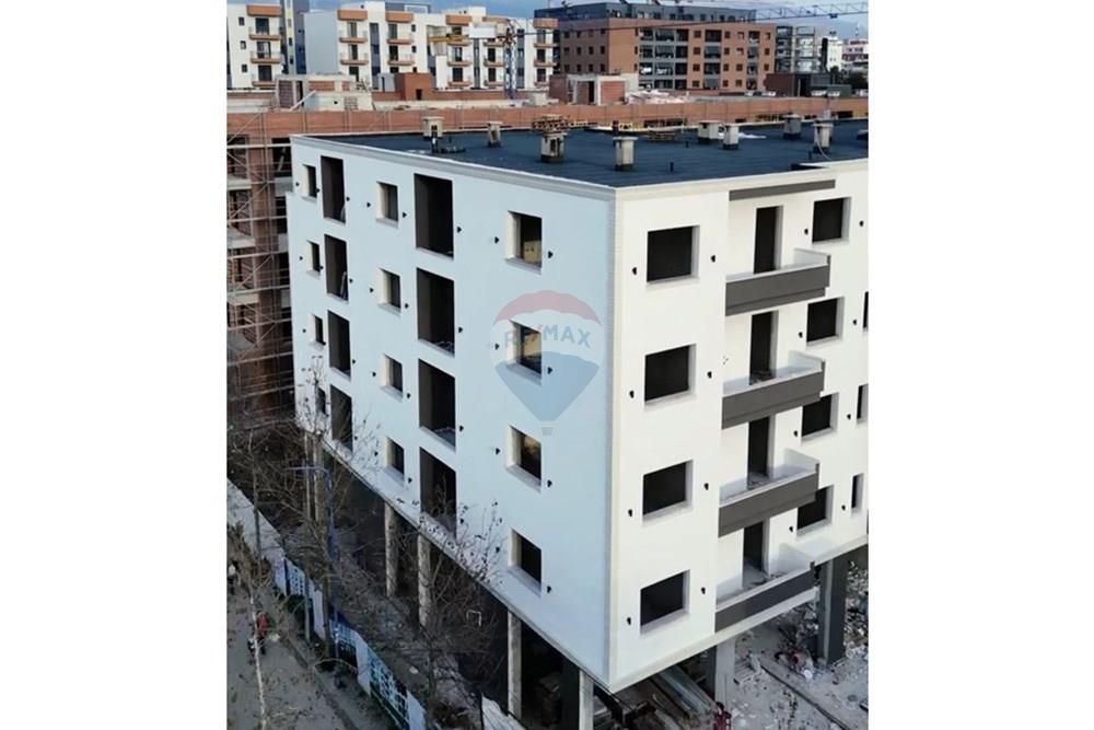 Appartement à vendre 2+1 à kamez (2)