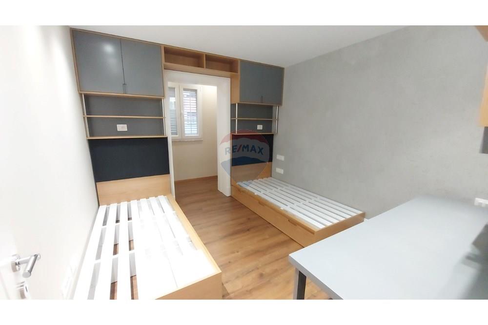 Apartamentos situados na área do antigo Blloku, perto da praça wilson.