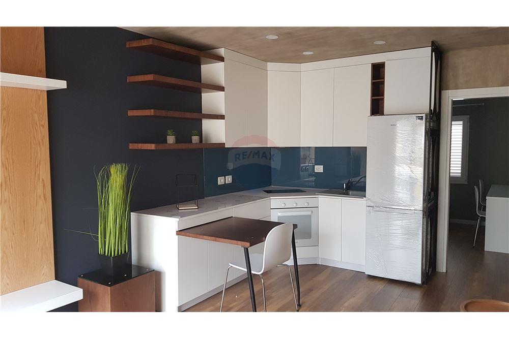 Apartamentos situados na área do antigo Blloku, perto da praça wilson.