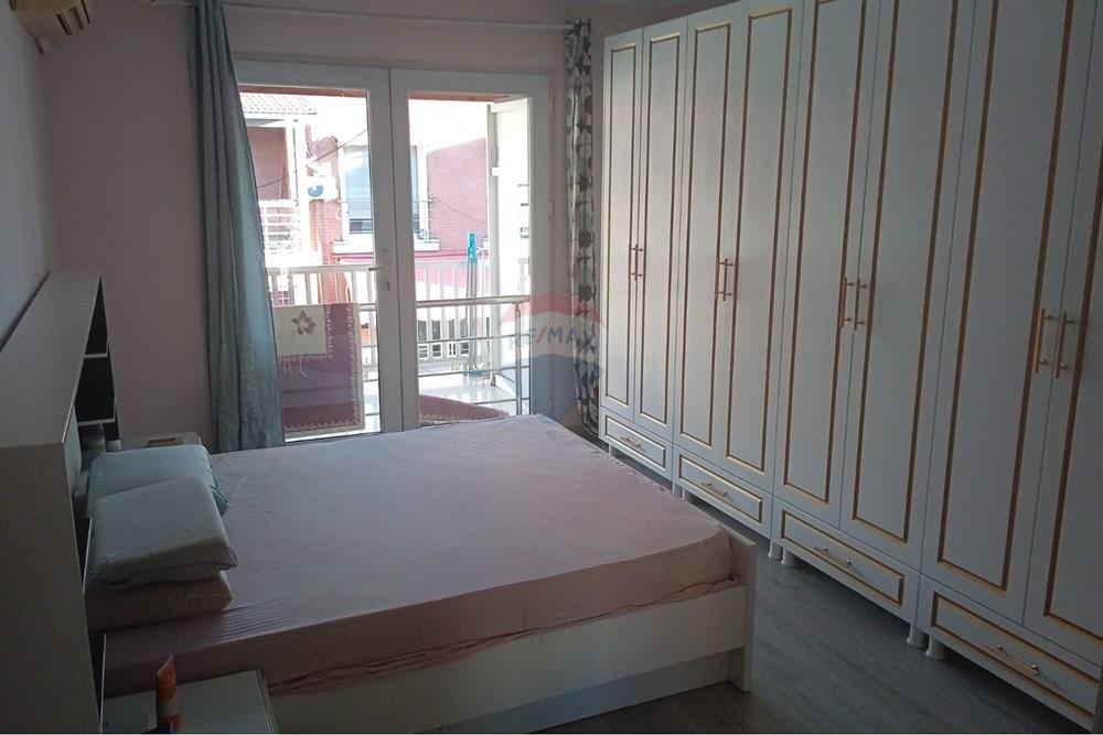 Duplex apartment for sale in the gintash block area, laprakë, in a very favorable position for family living. (7)
