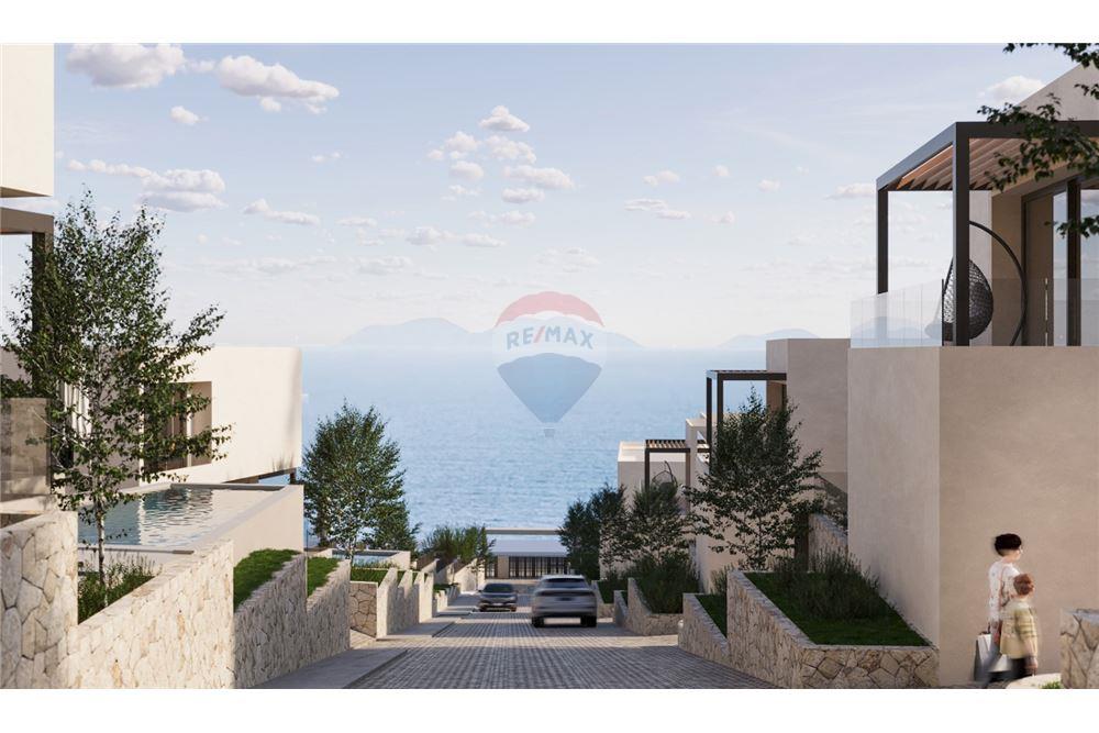 À venda: Villa de 3 andares com vista para o mar em ujë të ftohtë (2)