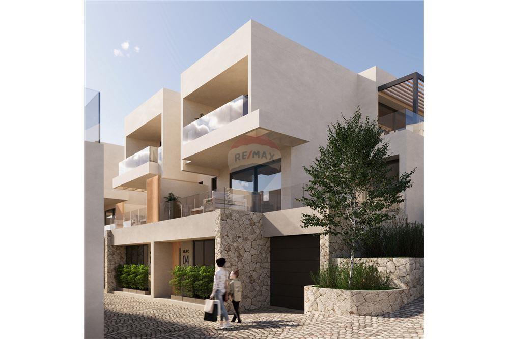 À venda: Villa de 3 andares com vista para o mar em ujë të ftohtë (5)