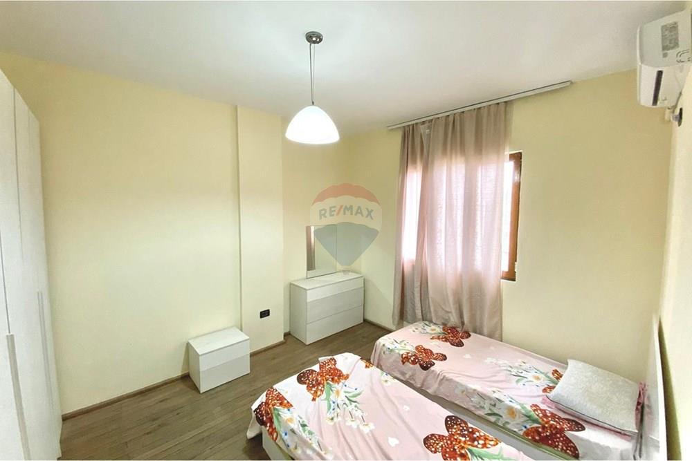 Apartamento 2+1 en alquiler en la calle dritan hoxha, en un edificio construido en 2000, sin ascensor. (4)