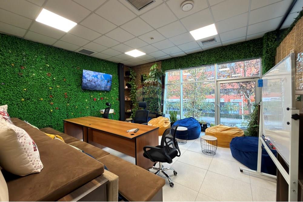 Office located on the second floor of the genius building, opposite the delijorgji complex! (6)