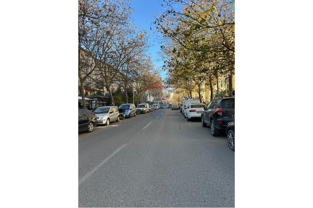 Rruga Ali Demi, Tirana