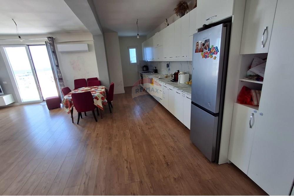 Loft à venda com varanda panorâmica na praia vjeter, Vlorë