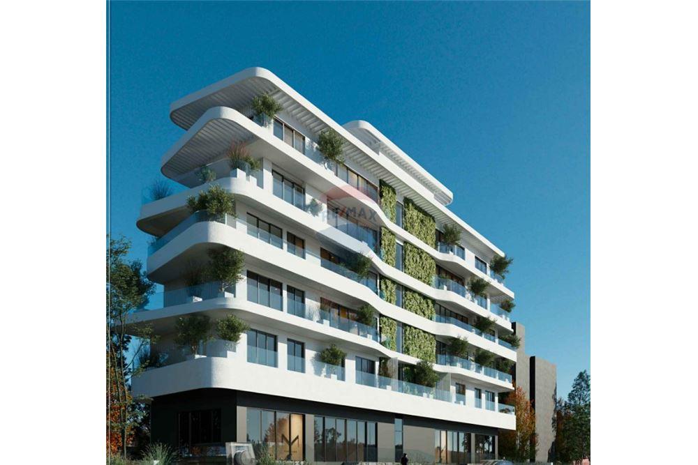Ofrohet për shitje apartament modern në qytetin e sarandës, i pozicionuar në një zonë të qetë dhe shumë të kërkuar, pranë detit. (6)
