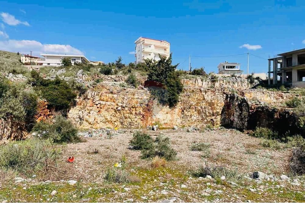Land for sale with stunning sea and city views - unique investment opportunity in Sarandë