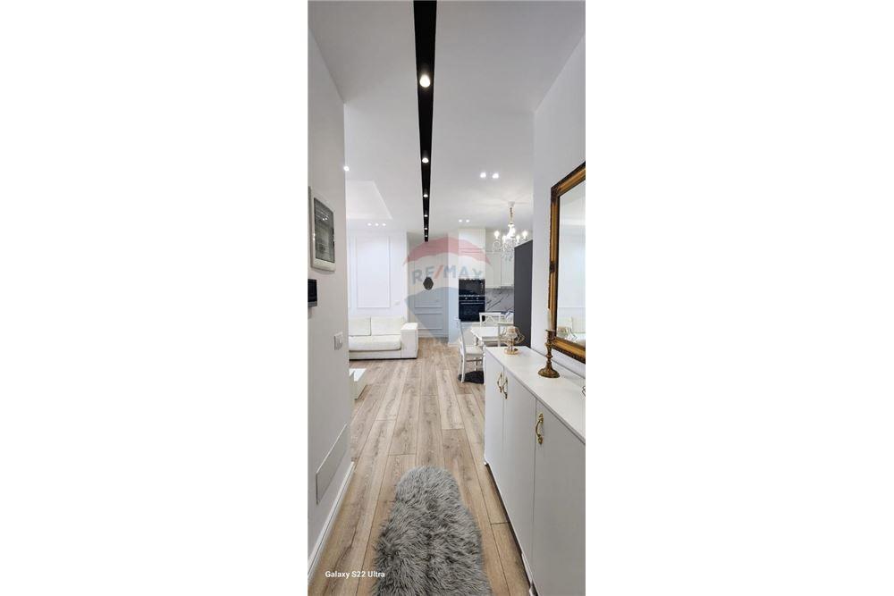Sjellim ne treg apartament luksoz te tipologjise 2+1+2+verande!