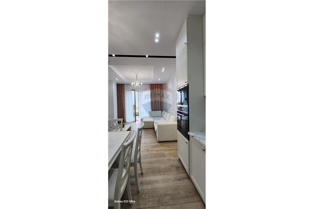 Sjellim ne treg apartament luksoz te tipologjise 2+1+2+verande!