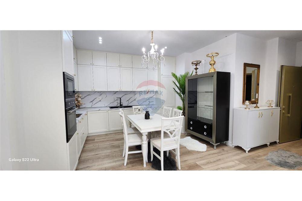 Sjellim ne treg apartament luksoz te tipologjise 2+1+2+verande!