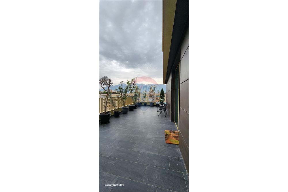Sjellim ne treg apartament luksoz te tipologjise 2+1+2+verande!