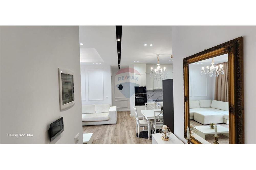 Sjellim ne treg apartament luksoz te tipologjise 2+1+2+verande!