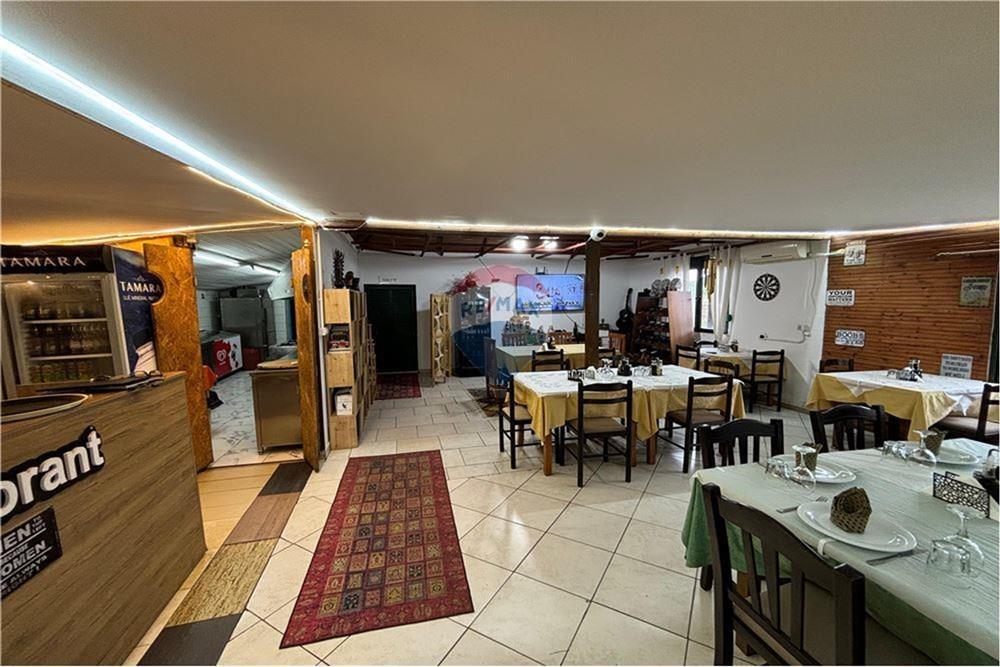 Atividade comercial à venda pertinho do porto de Vlorë (3)