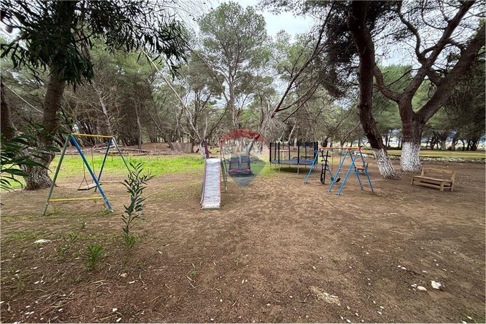 Atividade comercial à venda pertinho do porto de Vlorë (8)