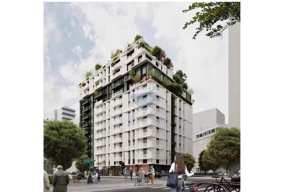 Apartamenti ndodhet tek komuna parisit prane rrethrrotullimit.