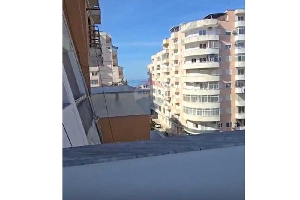 Ruota rossa, durazzo