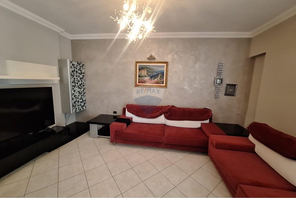 Apartment zum verkauf 2+1+2 + parkplatz an der dritan hoxha straße