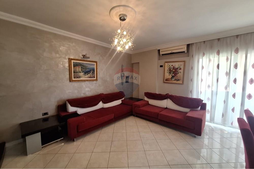 Apartment zum verkauf 2+1+2 + parkplatz an der dritan hoxha straße