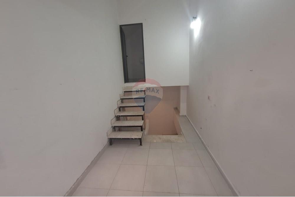Negozio duplex in vendita a Yzberisht, in via tre deshmoret. (4)
