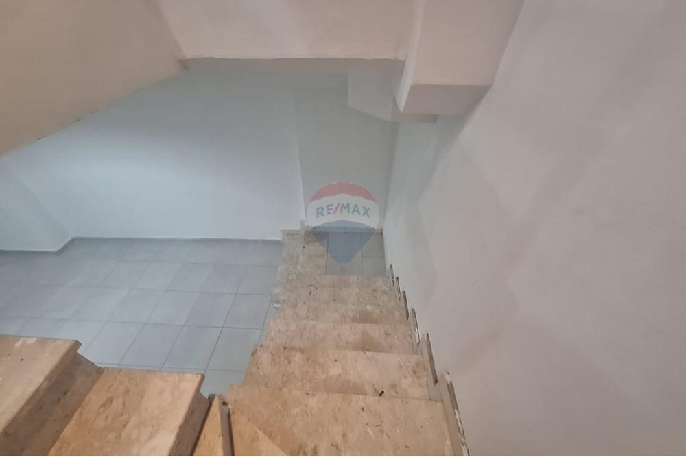 Negozio duplex in vendita a Yzberisht, in via tre deshmoret. (5)