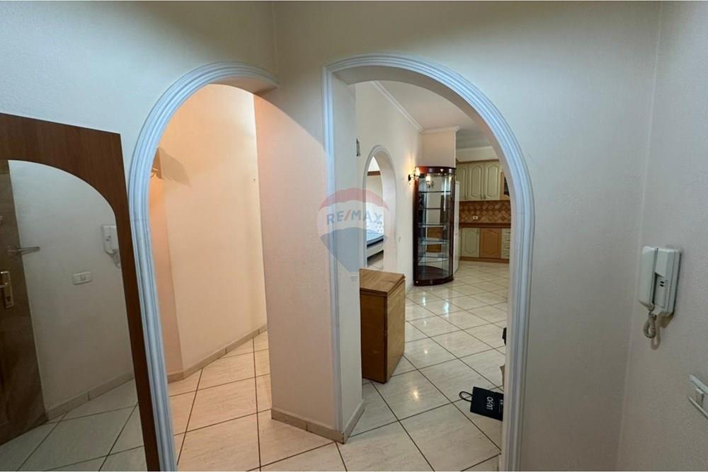 Apartamento en venta 2+1+2 calle rexhep pinari, selitë