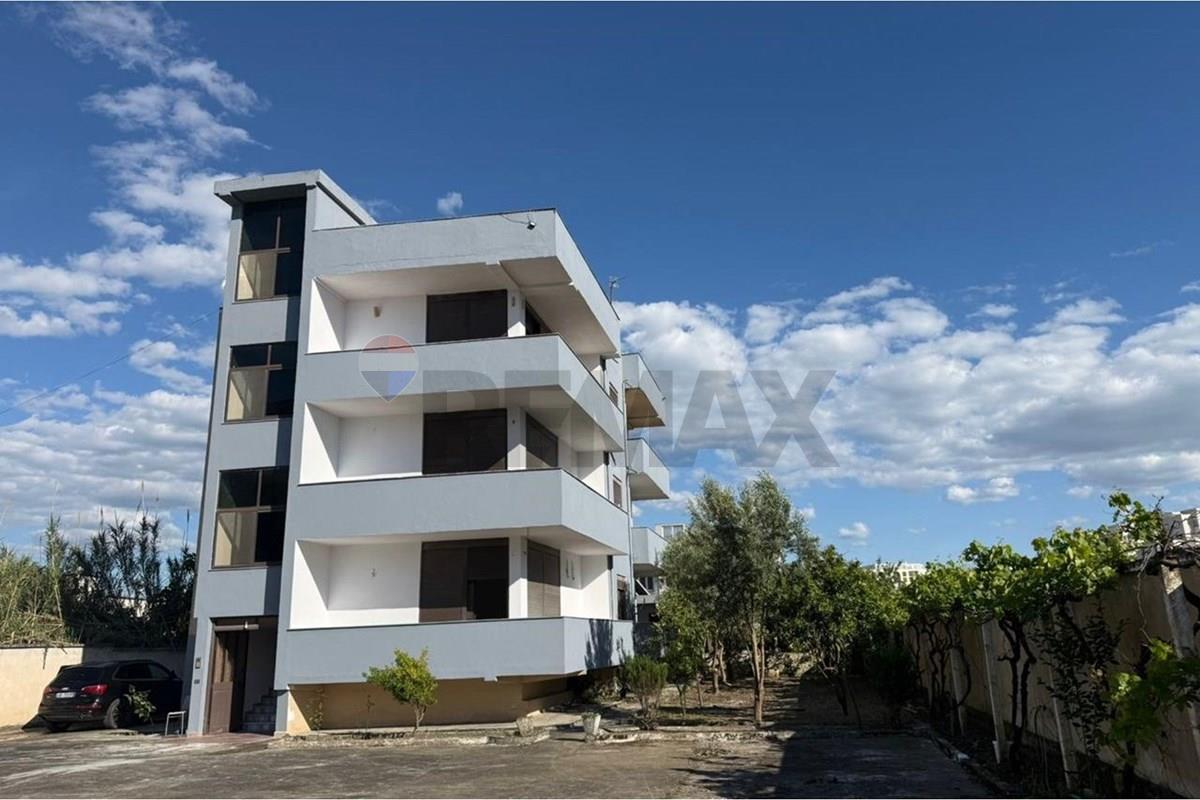 Villa en venta en durres cerca de la playa