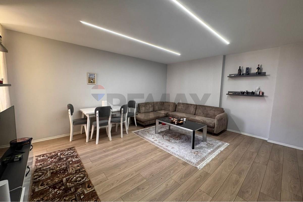 Apartamento 1+1 perto do bar artisti, Astir!