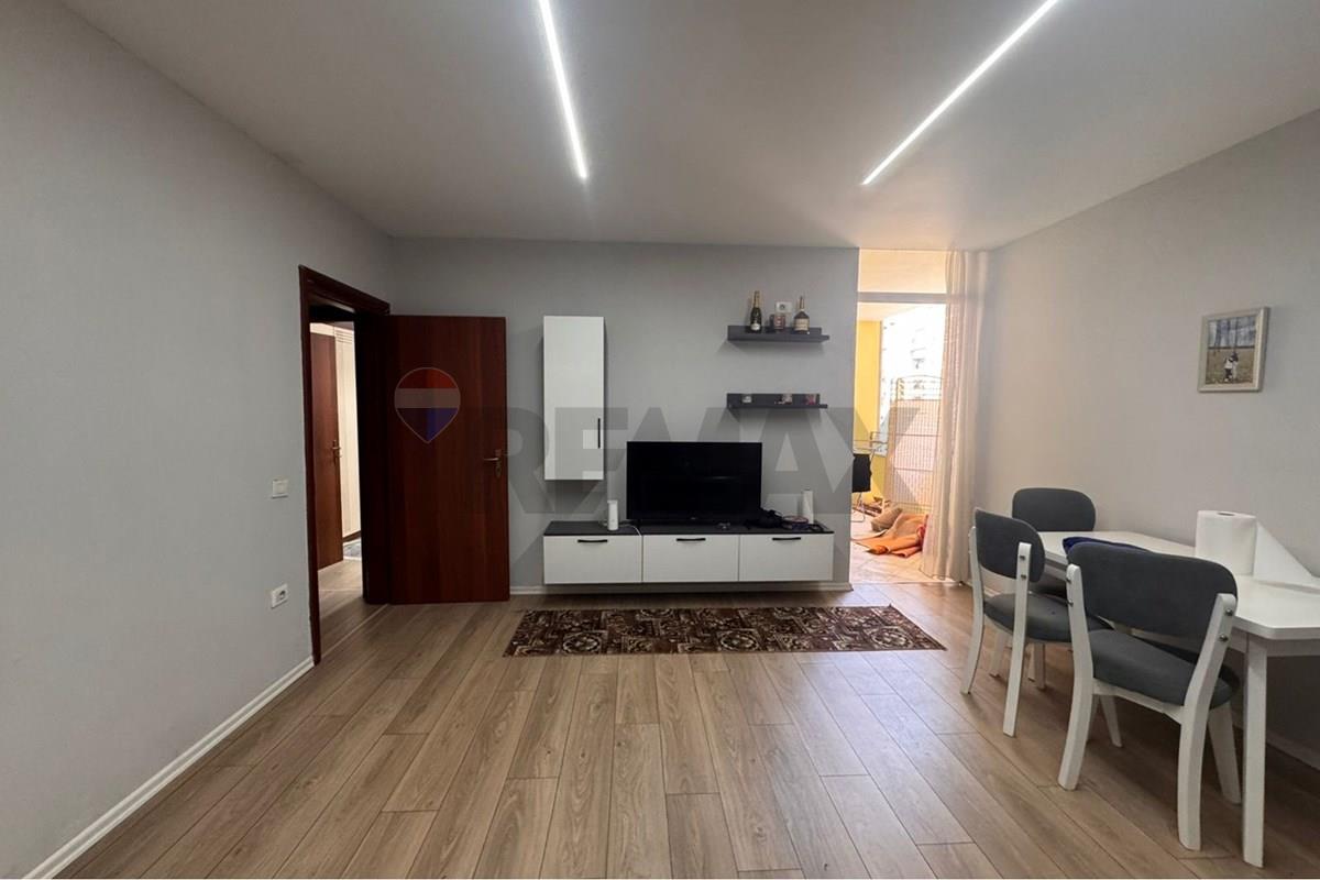 Apartamento 1+1 perto do bar artisti, Astir! (2)