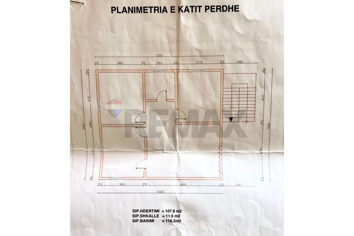 Ville private a 3 piani in vendita