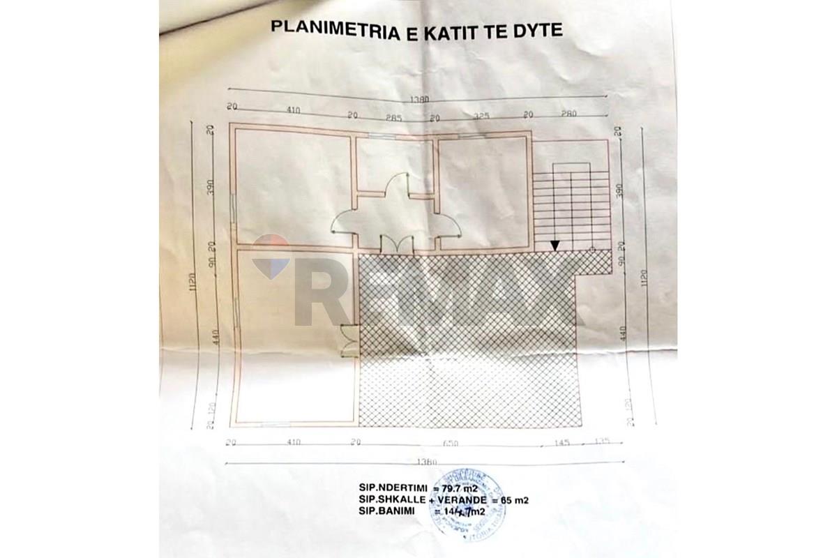 Ville private a 3 piani in vendita