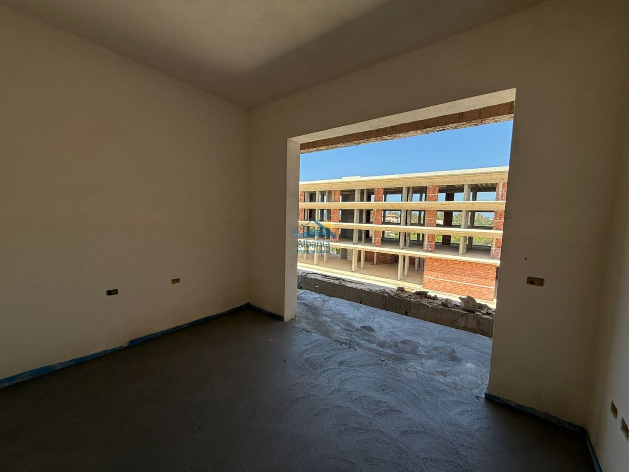 Sea front apartment with pool for sale in radhime vlore albania (6)