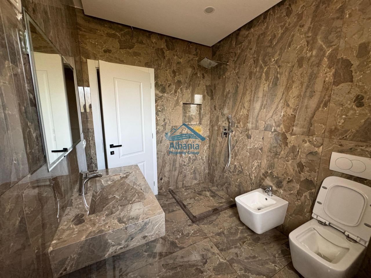 Apartment with sea view for sale in vlore, rr.dhimiter konomi Vlora
