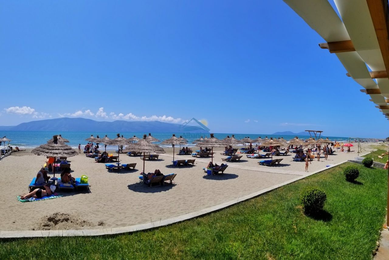 Apartament me dy dhoma gjumi në linjë fronti për shitje në Vlorë shqipëri (3)