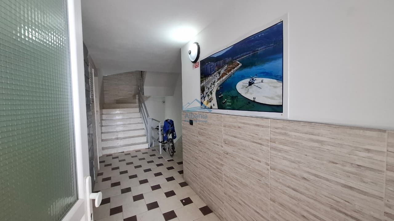 Apartament me dy dhoma gjumi në linjë fronti për shitje në Vlorë shqipëri (4)