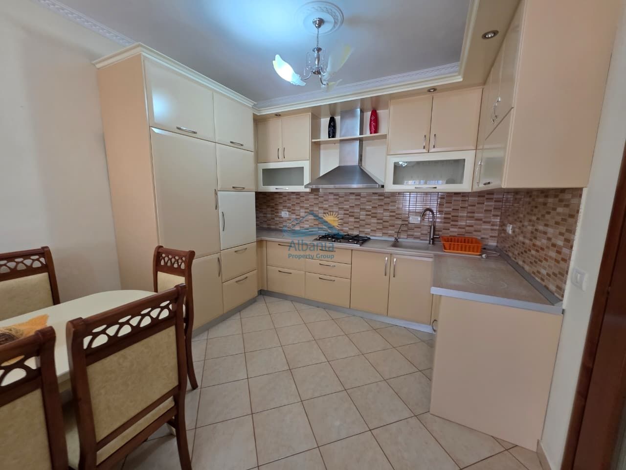 Apartament me dy dhoma gjumi për shitje në Vlorë shqipëri (2)
