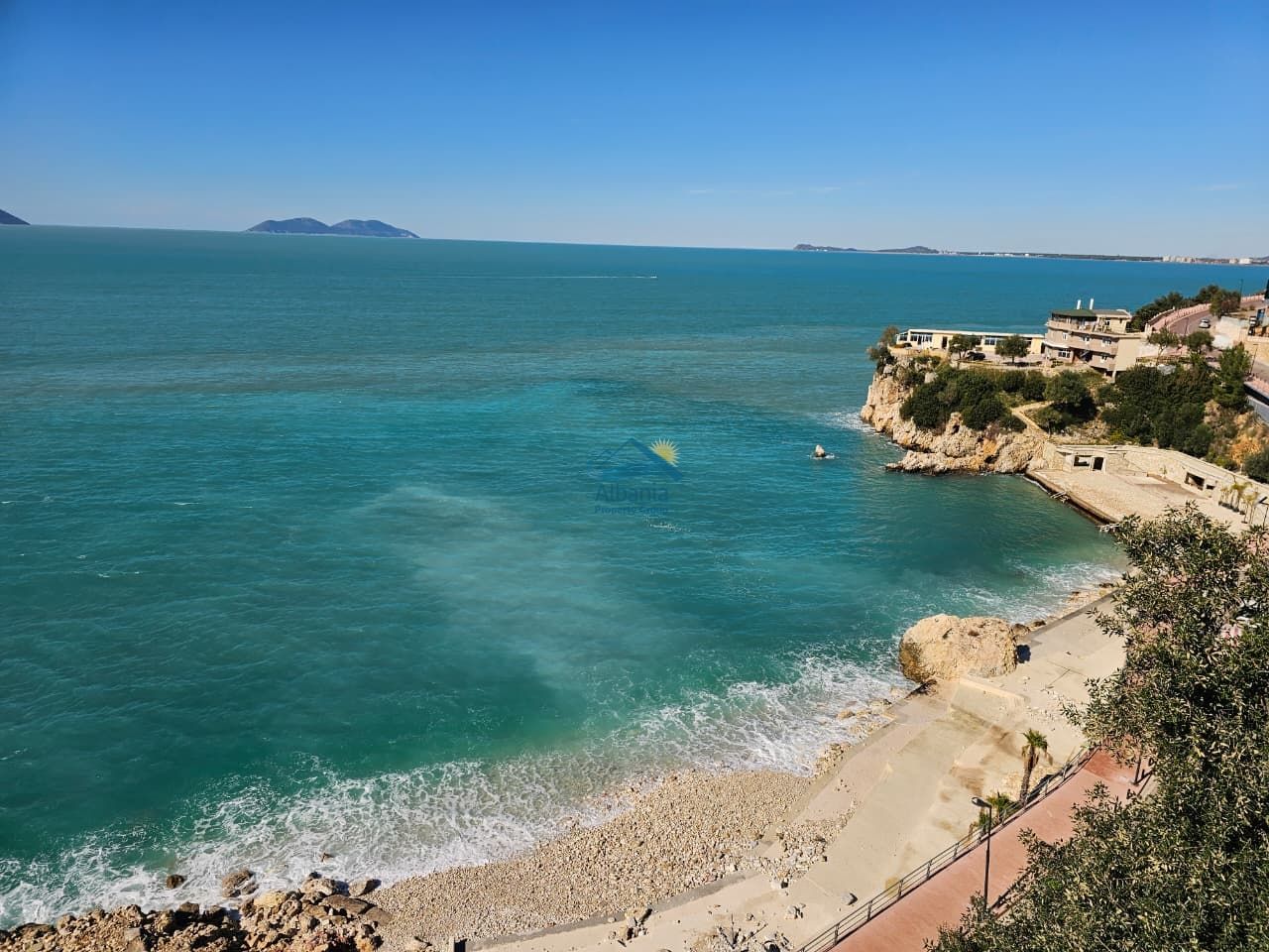 Hotel në bregdetin detar për shitje në Vlorë shqipëri (2)
