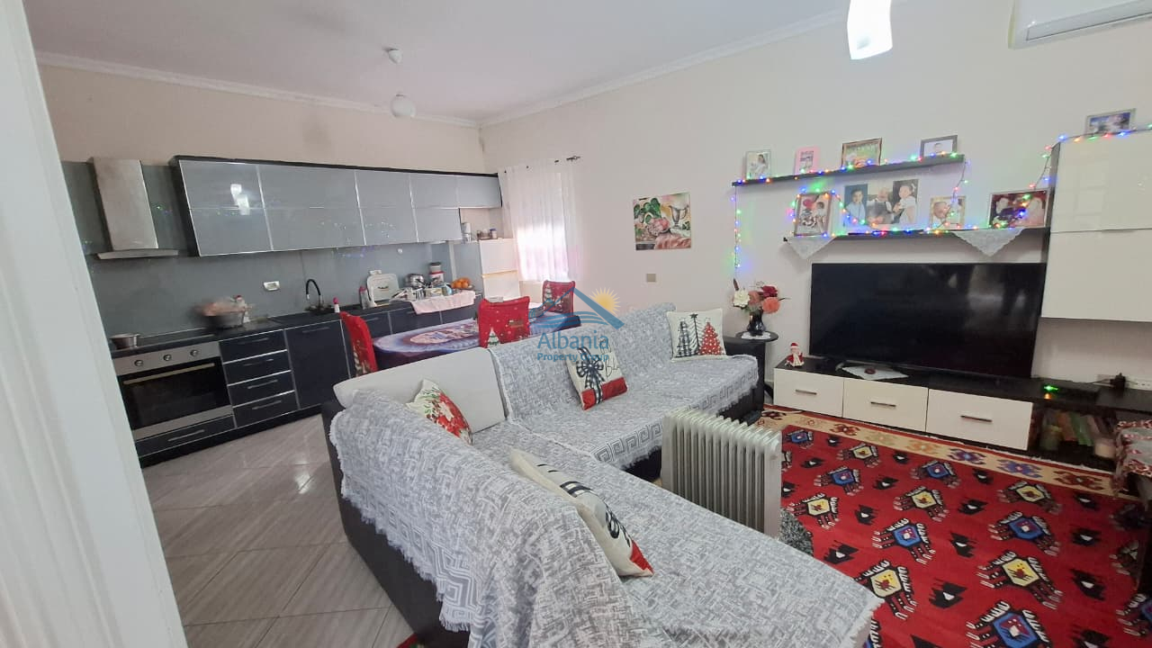 House for sale in Vlora albania, rr. 4 heronjte Vlora