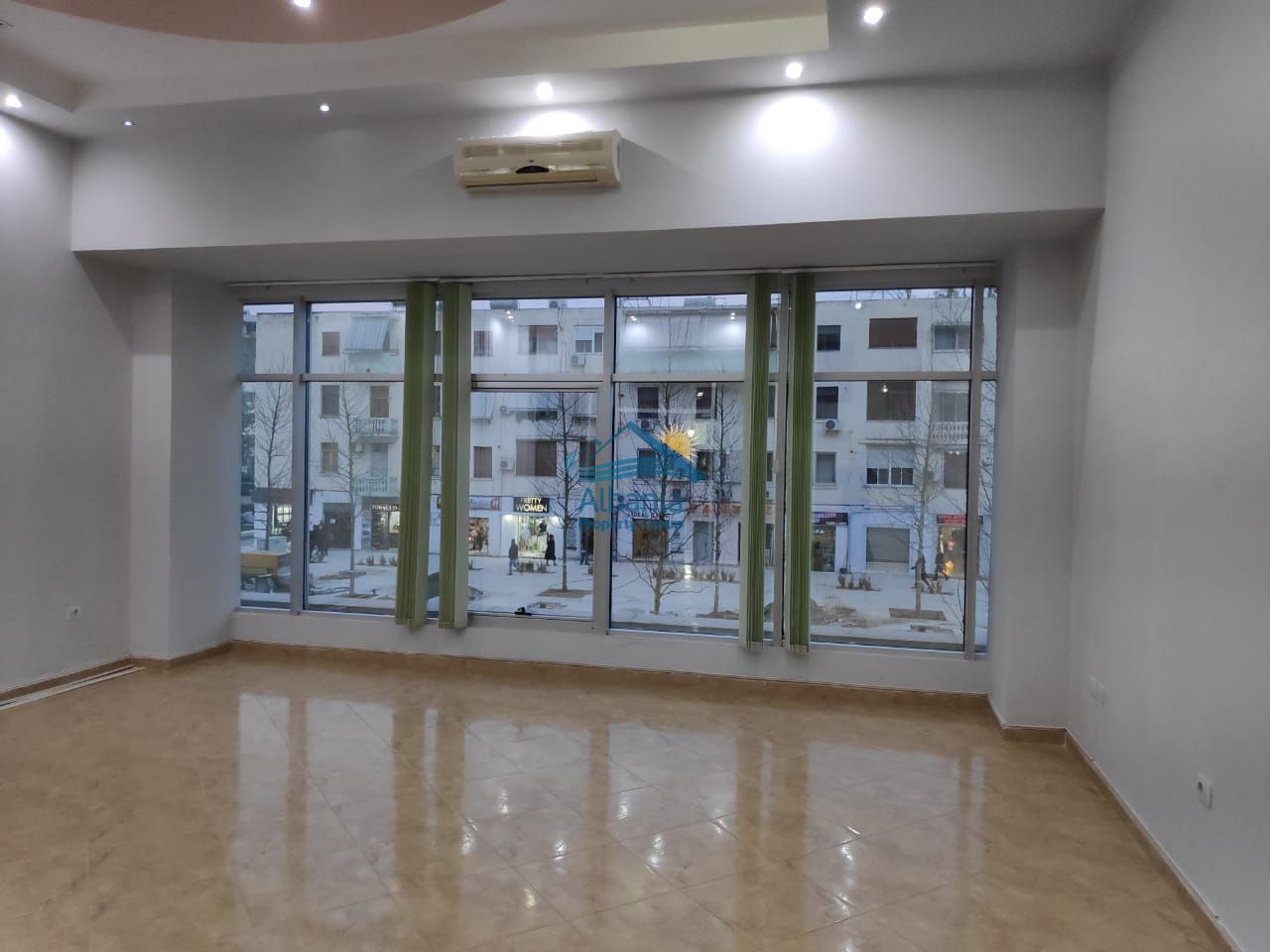 Shop for sale in vlore, bulevardi ismail qemali Vlora