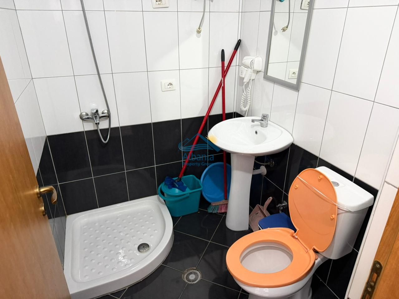 Studio zum verkauf in lungomare Vlorë, rr. Dhimiter konomi Vlorë