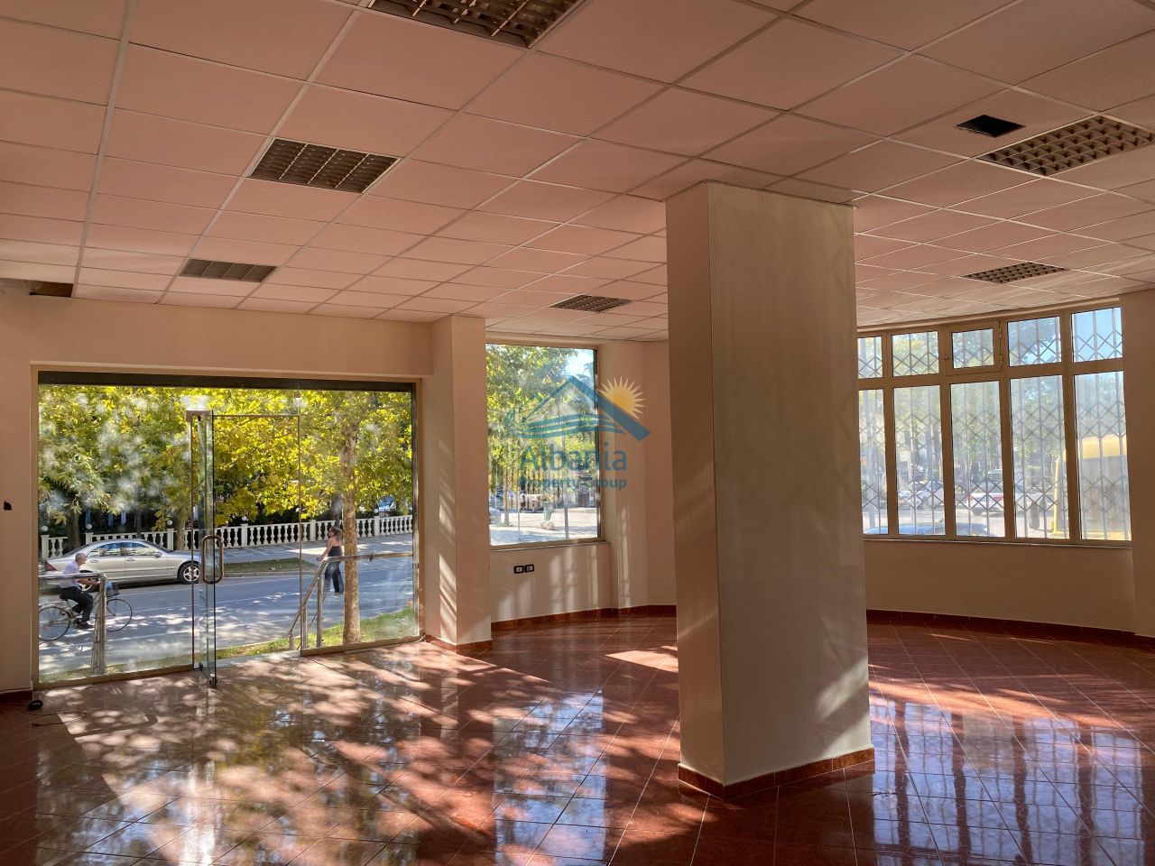 Unità commerciale in vendita a Vlorë albania