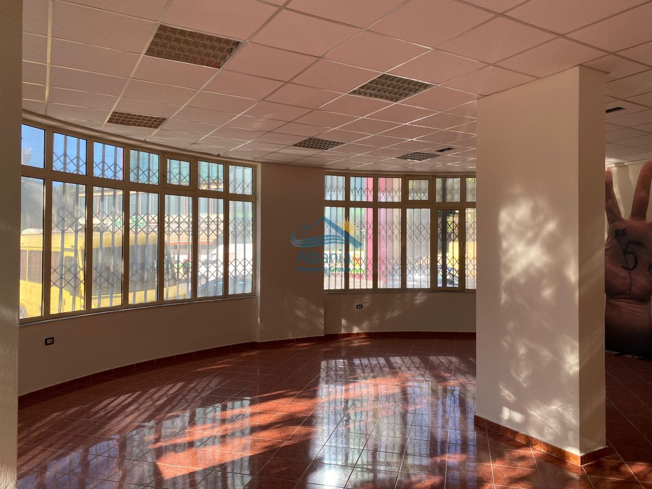 Unità commerciale in vendita a Vlorë albania