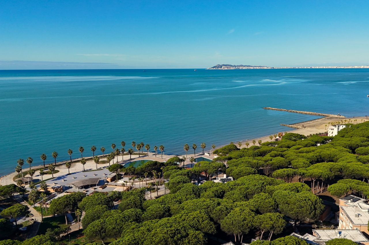 Golem, durres 2504 durres